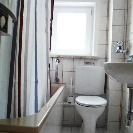 Three-bedroom Schlesische 02